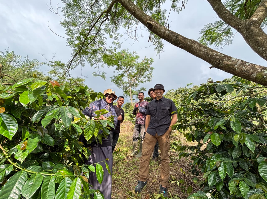 Tim Penelitian SiNergi PPNP dan CERI Kunjungi Tanmudo Arabica Coffee Estate Kabupaten Solok Sumatera Barat